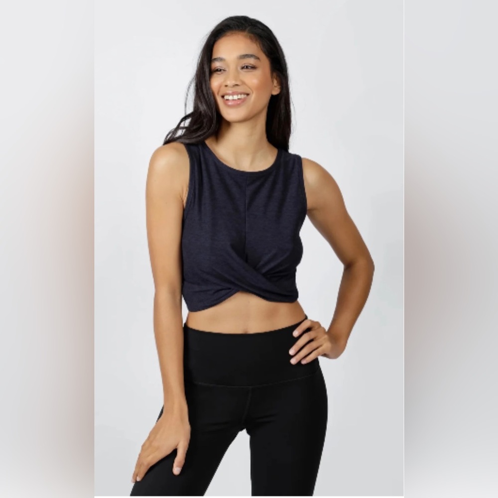 NWT Yogalicious LUX cropped athletic top
